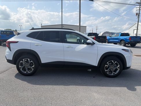 Used 2024 Chevrolet Trax LT w/ Driver Confidence Package FWD image 12