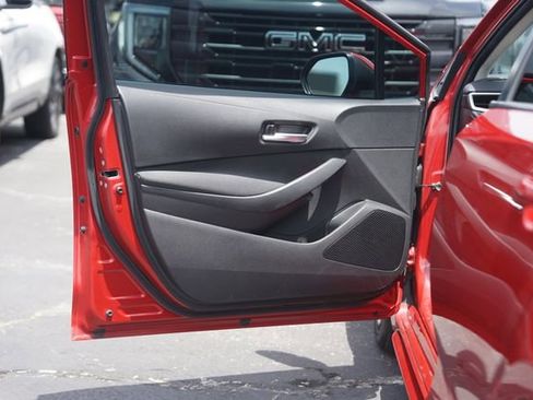 Used 2021 Toyota Corolla LE FWD image 30