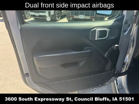 Used 2018 Jeep Wrangler Unlimited Sport AWD/4WD image 18