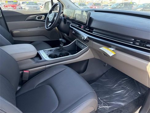 New 2026 Kia Carnival image 17