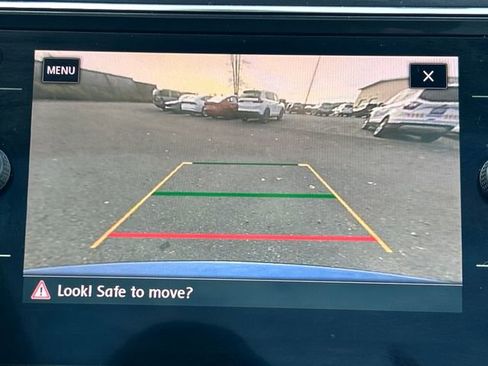 Used 2019 Volkswagen Tiguan SEL Premium image 24