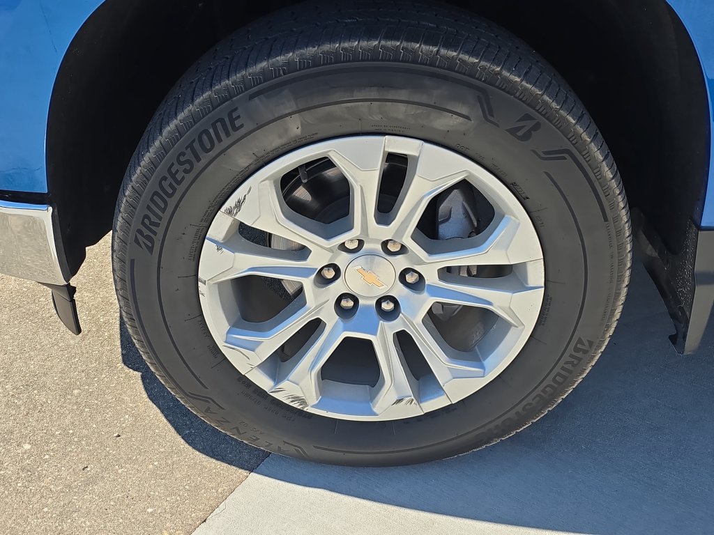Used 2023 Chevrolet Silverado 1500 LTZ AWD/4WD image 11