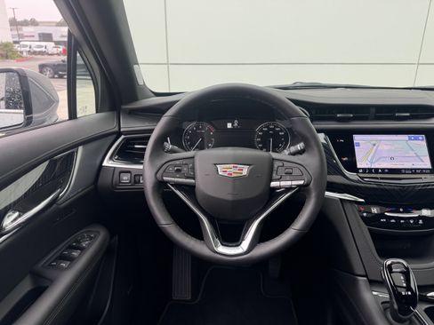 New 2025 Cadillac XT6 Premium Luxury image 18