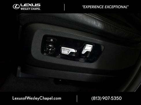 Used 2022 BMW X7 M50i w/ Luxury Seating Package image 22