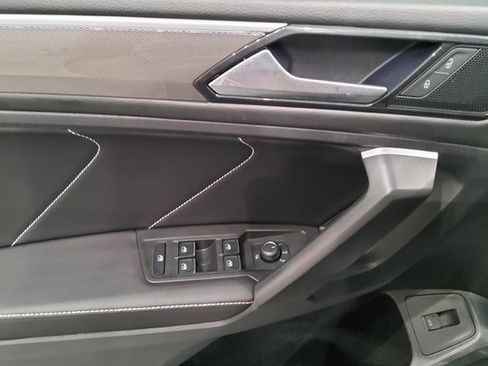 Used 2024 Volkswagen Tiguan SE R-Line image 23