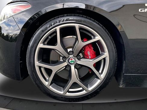 Used 2019 Alfa Romeo Giulia RWD image 31