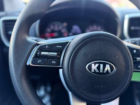Used 2022 Kia Sportage LX AWD/4WD image 39