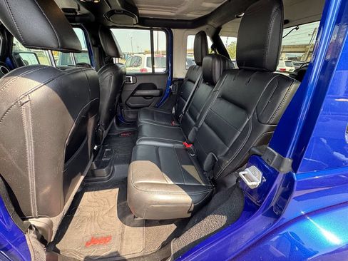 Used 2020 Jeep Wrangler Unlimited Sahara w/ Uconnect 4C Nav & Sound Group AWD/4WD image 32