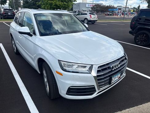 Used 2019 Audi Q5 2.0T Premium Plus w/ Premium Plus Package AWD/4WD image 4