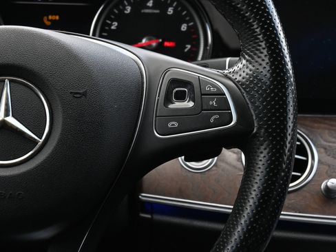 Used 2017 Mercedes-Benz E 300 image 8