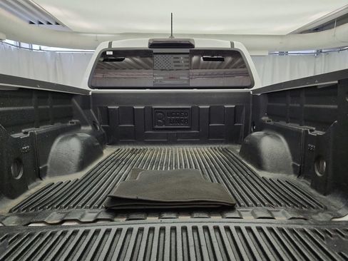 Used 2021 Chevrolet Colorado Z71 AWD/4WD image 30