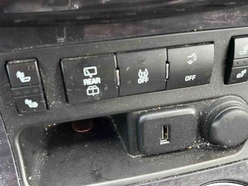 Used 2017 Buick Enclave Leather image 22