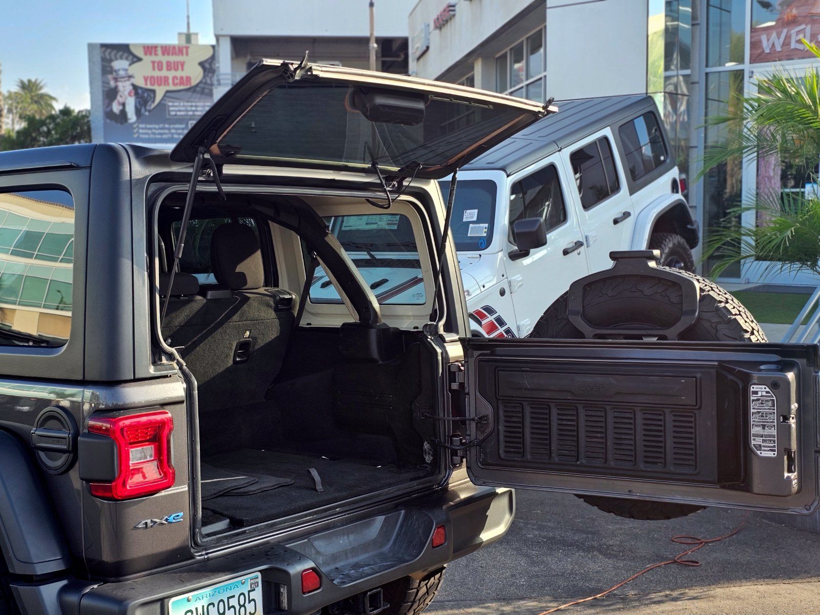 Used 2024 Jeep Wrangler Unlimited Rubicon 4xe AWD/4WD image 13