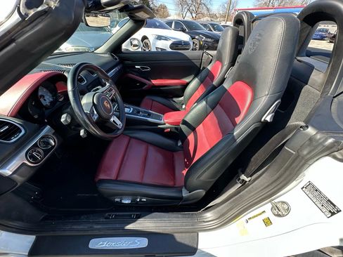 Used 2017 Porsche 718 Boxster S image 17