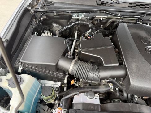 Used 2020 Toyota Tacoma TRD Sport 4x4 4dr Double Cab 5 image 12