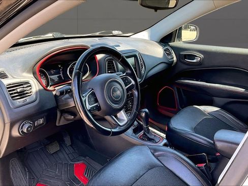 Used 2020 Jeep Compass Trailhawk AWD/4WD image 11