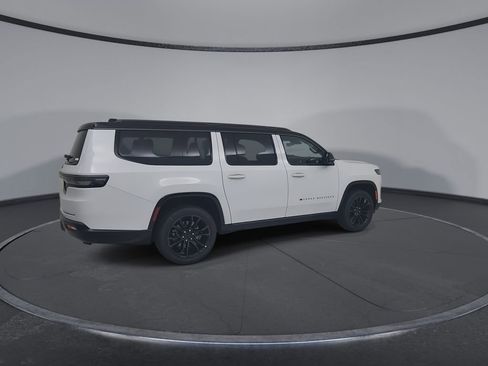 New 2026 Jeep Grand Wagoneer L Summit AWD/4WD image 17