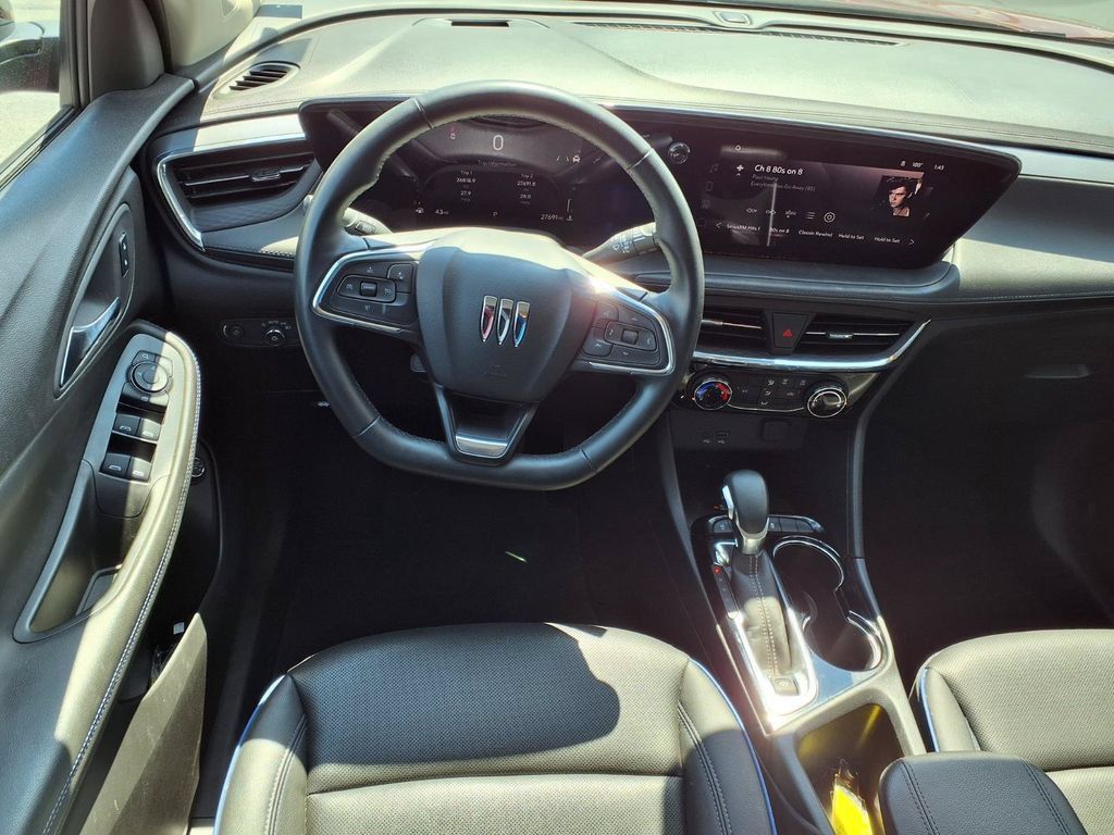 Used 2025 Buick Encore GX Sport Touring w/ Advanced Technology Package FWD image 7