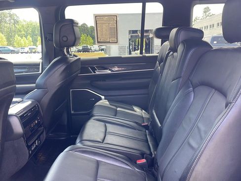 Used 2022 Jeep Wagoneer Series II AWD/4WD image 25