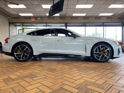 Used 2024 Audi RS e-tron GT w/ Carbon Performance Package AWD/4WD image 7