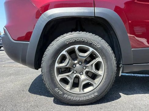 Used 2020 Jeep Cherokee Trailhawk w/ Cold Weather Group AWD/4WD image 23