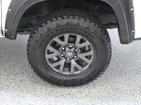 Used 2023 Toyota Tacoma SR5 RWD image 10