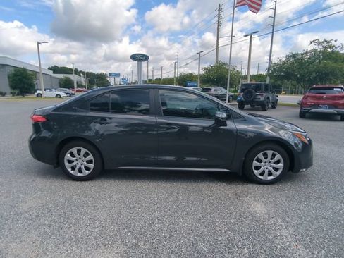 Used 2026 Toyota Corolla LE FWD image 4