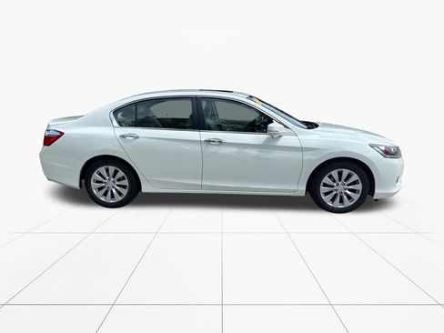 Used 2015 Honda Accord EX image 9