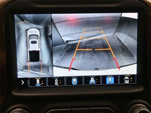 Used 2021 Chevrolet Silverado 1500 High Country w/ Technology Package image 10