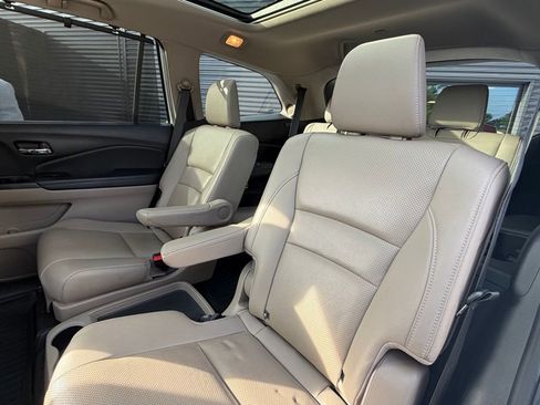 Used 2019 Honda Pilot Elite image 10