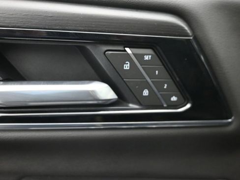 Used 2025 GMC Yukon XL Denali image 19