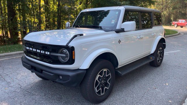 Used 2025 Ford Bronco Outer Banks AWD/4WD image 1