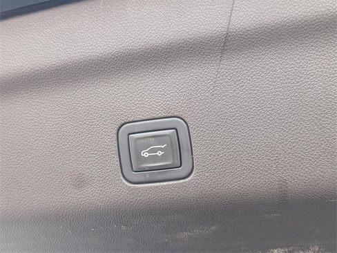 Certified 2023 GMC Yukon Denali image 12