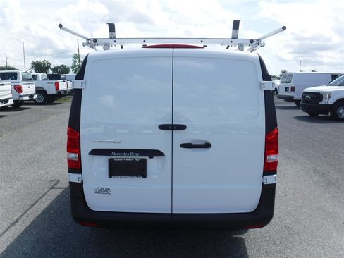 Used 2023 Mercedes-Benz Metris image 7