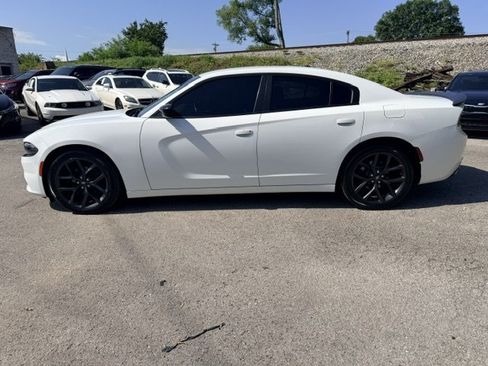 Used 2020 Dodge Charger SXT w/ Blacktop Package RWD image 8