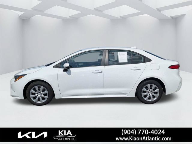 Used 2024 Toyota Corolla LE FWD image 5
