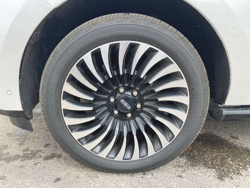 Used 2019 Lincoln Navigator L Reserve w/ Cargo Package AWD/4WD image 13