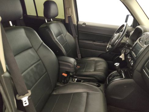 Used 2017 Jeep Patriot High Altitude AWD/4WD image 21