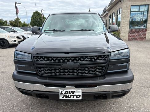 Used 2005 Chevrolet Avalanche Z71 w/ Preferred Equipment Group image 2