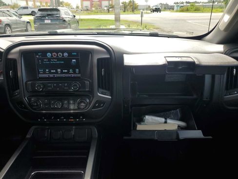 Used 2018 GMC Sierra 1500 SLT AWD/4WD image 18