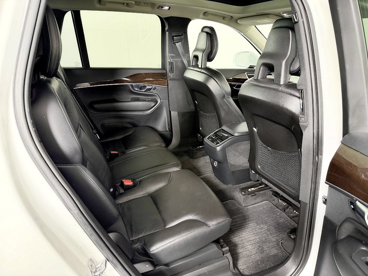 Used 2018 Volvo XC90 T6 Momentum w/ Momentum Plus Package AWD/4WD image 47