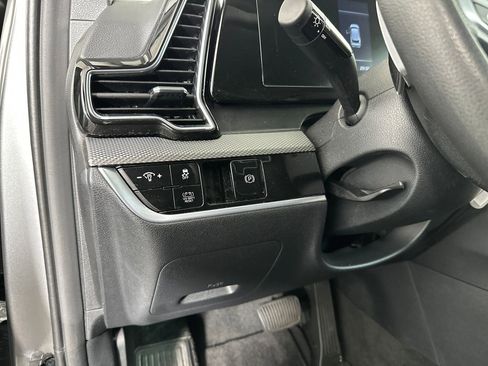 Used 2023 Kia Sportage LX image 22