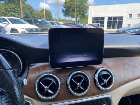 Used 2019 Mercedes-Benz GLA 250 4MATIC image 15