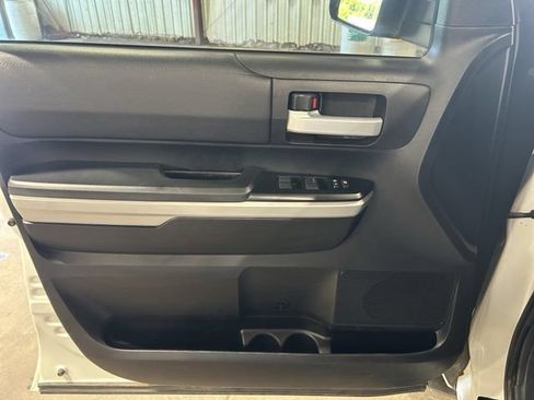 Used 2021 Toyota Tundra 4x4 CrewMax image 21