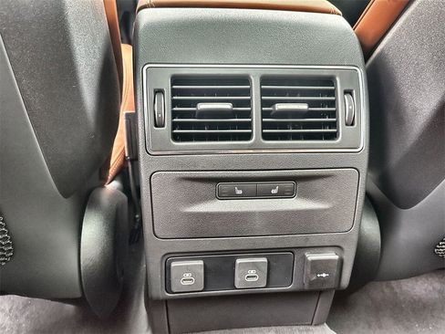 New 2026 Jaguar F-PACE R-Dynamic S image 16