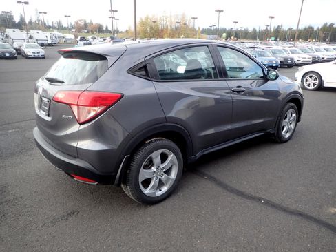 Used 2018 Honda HR-V LX image 5