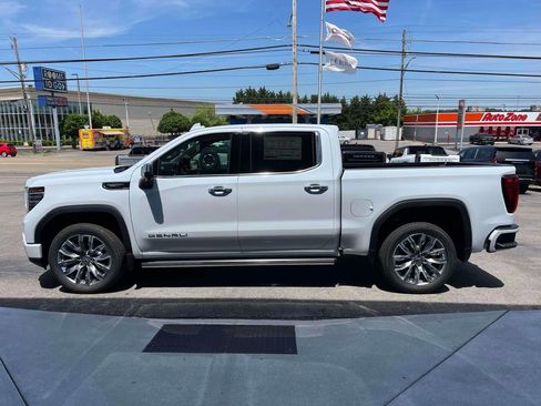 New 2026 GMC Sierra 1500 Denali w/ Denali Reserve Package AWD/4WD image 6