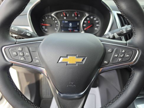 Used 2024 Chevrolet Equinox LT FWD image 32