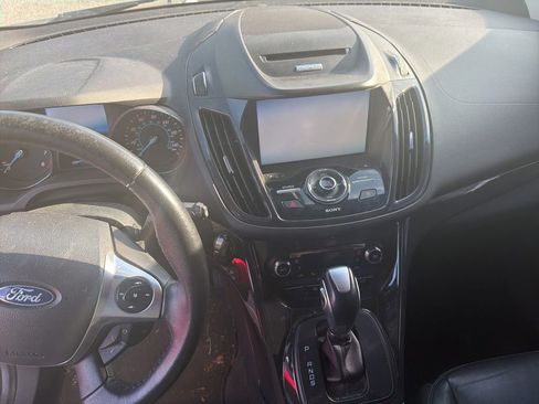 Used 2014 Ford Escape Titanium FWD image 2