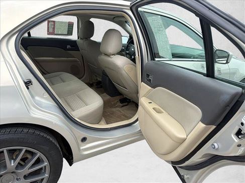 Used 2010 Ford Fusion SE FWD image 18